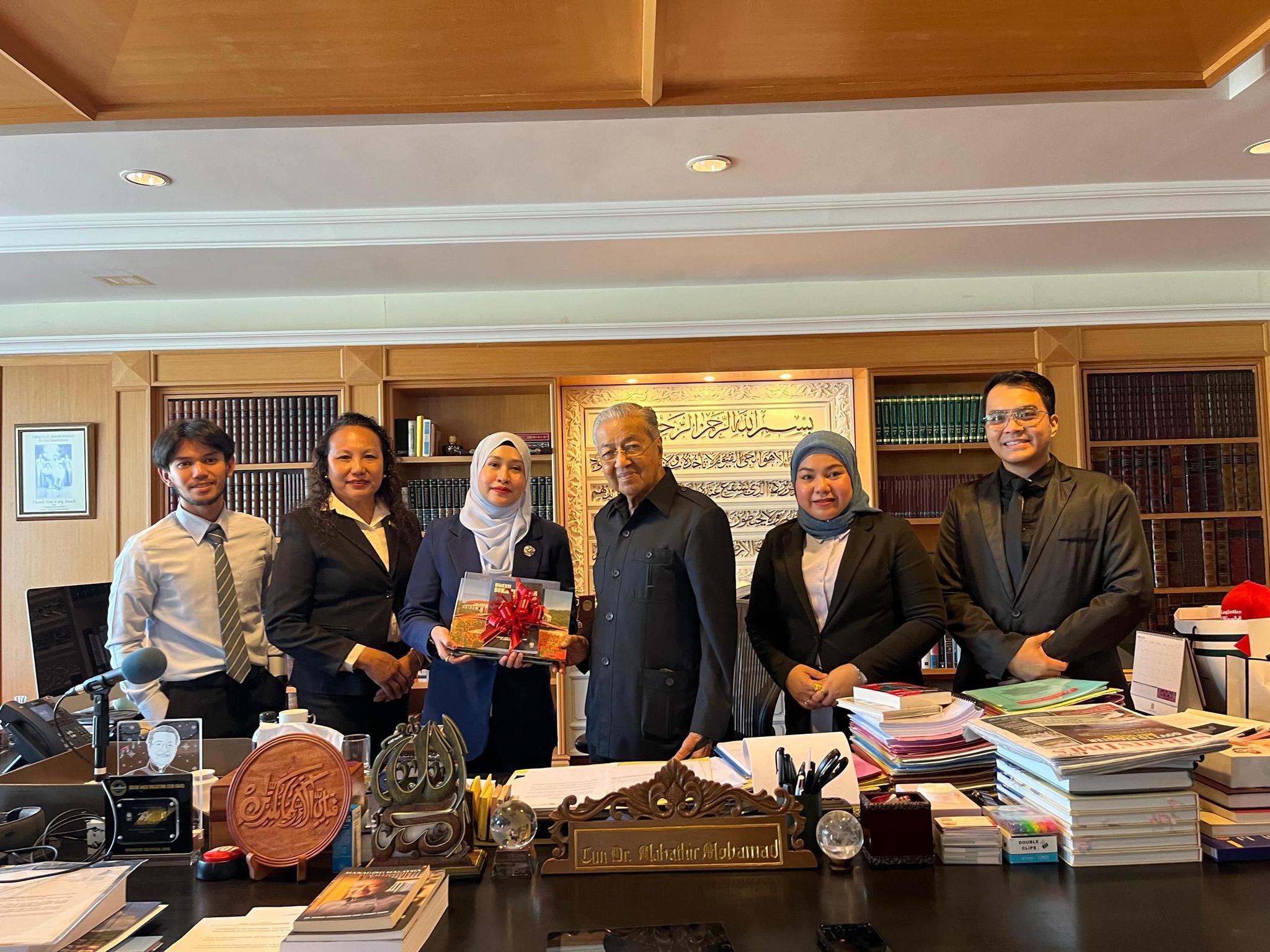 LIVING LAB Collaboration: UMS FM and Medialab Alliance Record Exclusive Tun Mahathir Interview